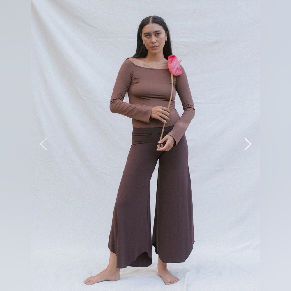 ISO Indigo Luna Layla Flares - Picture 2 of 2